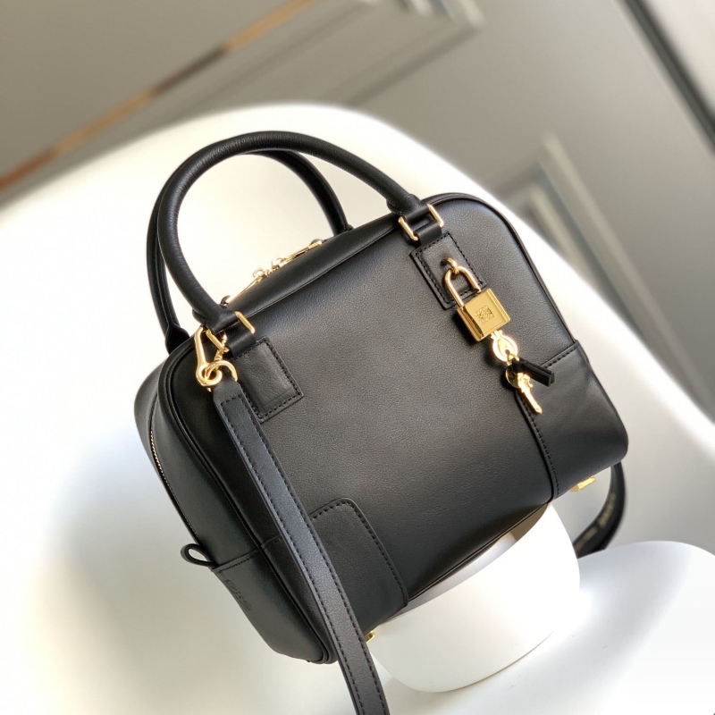 l*ew* handle bags